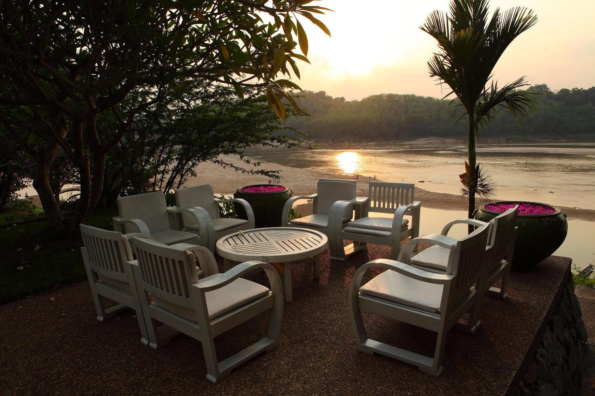לואנג פרבאנג Sunset Villa By Burasari מראה חיצוני תמונה