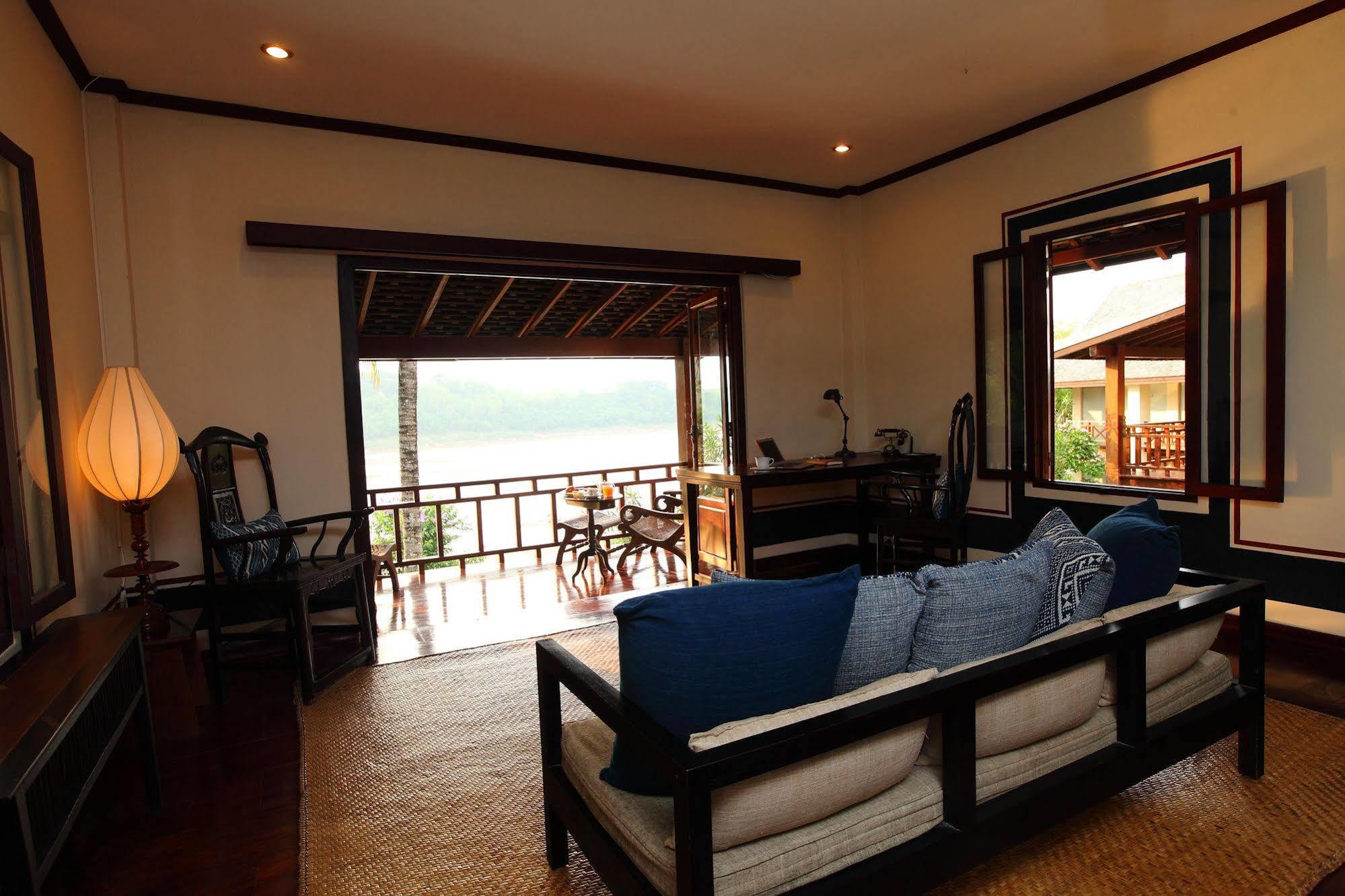לואנג פרבאנג Sunset Villa By Burasari מראה חיצוני תמונה