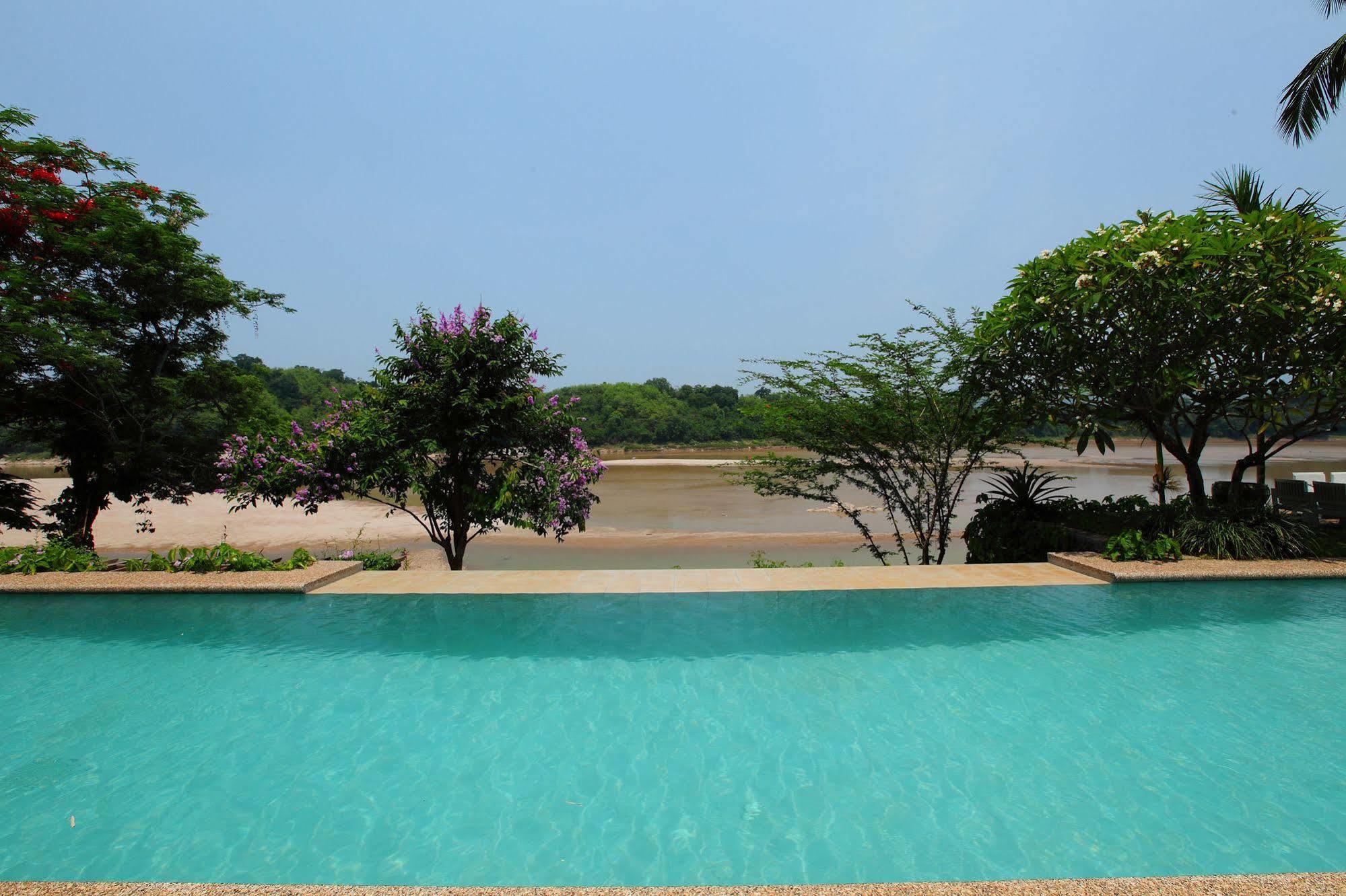 לואנג פרבאנג Sunset Villa By Burasari מראה חיצוני תמונה